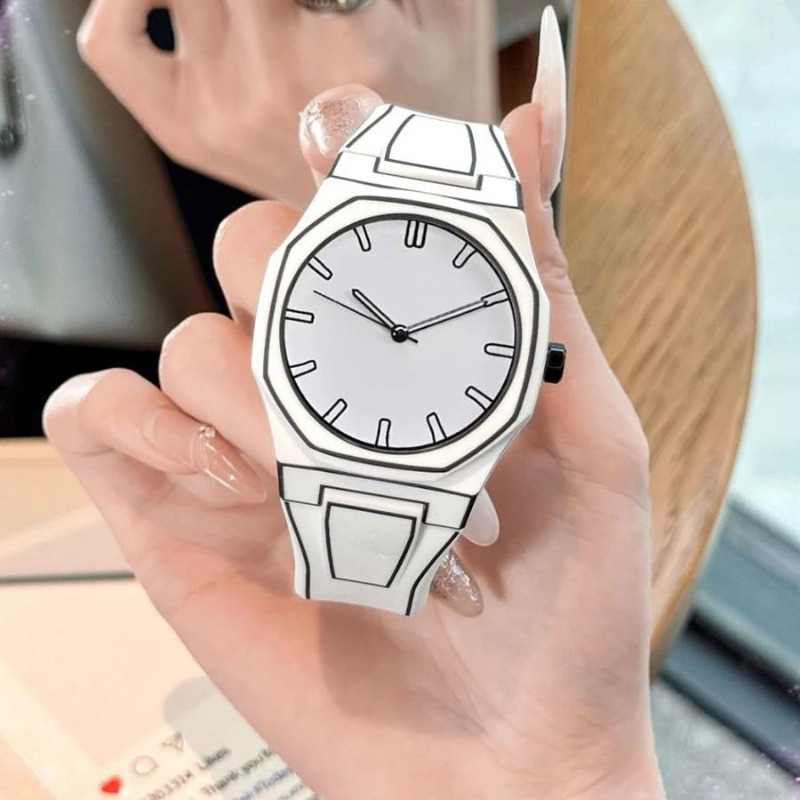 ساعات كوارتز عصرية جديدة للرجا - مراجعة Silicone Sport Band وسعره
