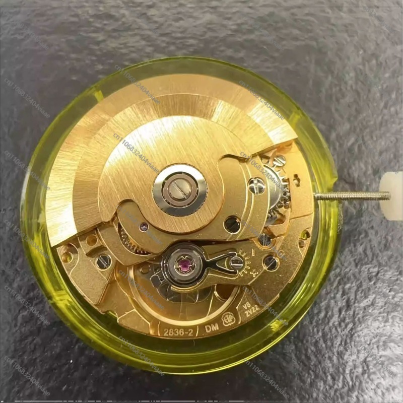 إكسسوارات الساعات، حركة ETA 28 - مراجعة Watch V8 وسعره