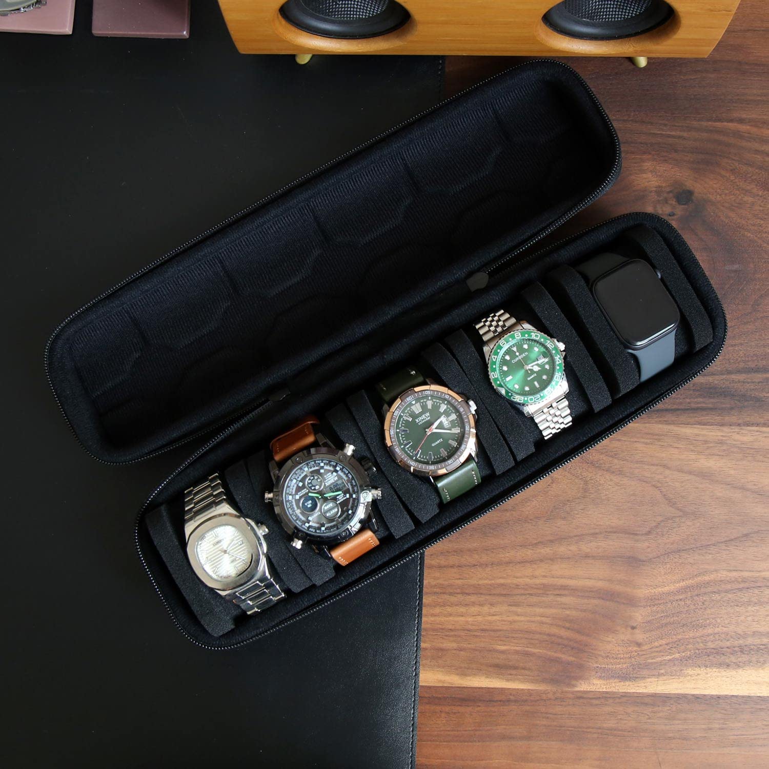 منظم صندوق الساعة للرجال أو ال - مراجعة Smartwatch Watches Price وسعره