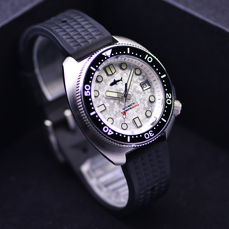 ساعة إصدار محدود لعام 2025، سا - مراجعة Waterproof Diving Watch وسعره